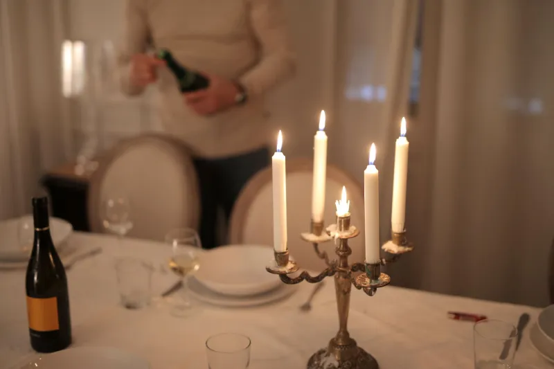 The Perfect Ending: How America's Most Refined Hosts Are Turning the Farewell Into an Art Form